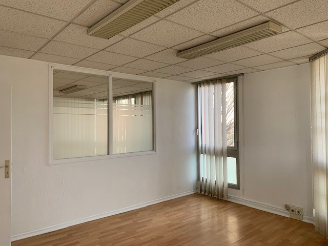 Toulouse,31200,5 Rooms Rooms,Local commercial,999