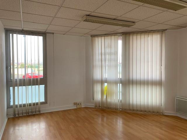 Toulouse,31200,5 Rooms Rooms,Local commercial,999